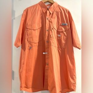 Columbia Sportswear PFG Button Down Shirt in Coral, size L
